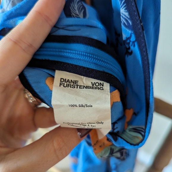 Vintage Diane Von Furstenberg 100% Silk Blue And Peach Jumpsuit Size 10 - Picture 5 of 5